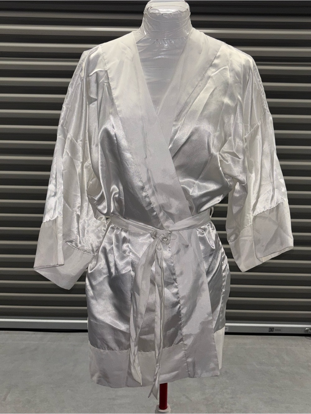 Victoria’s Secret Vintage Gold Label Satin Robe One Size White/ Ivory Elegant